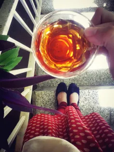 چقدر میچسبد...یک فنجان #چای ...روی پله های خانه مادربزرگ.