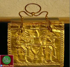 قدیمی‌ترین کتاب جهان نسخه ای از جنس طلا است که هنوز رمز گ