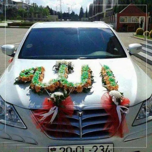 طرح الله بر روی ماشین عروس