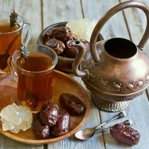 ☕️خرما را همراه چای نخورید