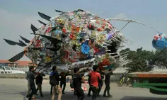 ساخت #مجسمه ماهی با زباله های پلاستیکی در جاکارتای اندونز
