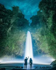 عکسی شگفت انگیز از زیبایی تلفیقی از کوهستان و آبشار در طب