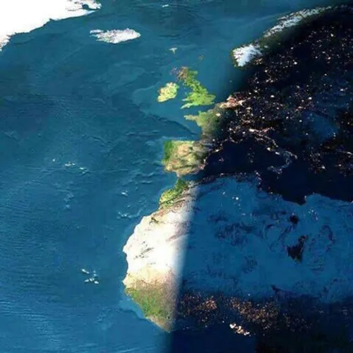 مرز شب و روز که توسط ماهواره ها گرفته شده