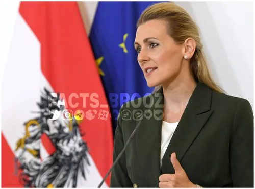 وزیر کار اتریش خانم اشباخر که به تازگی متهم به تقلب در پا