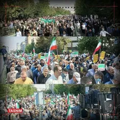 مردم تهران با برگزاری راهپیمایی، اعتراض خود را نسبت حرکات هنجارشکنانه اغتشاشگران که با کشتار مردم بی گناه همراه شده، اعلام کردند.
