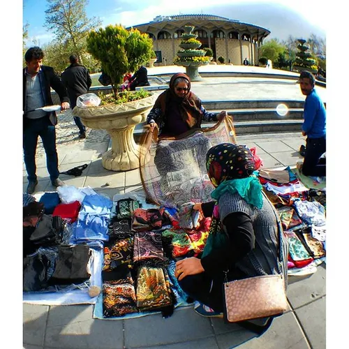 dailytehran bazaar seller scarf happynewyear fish streetp