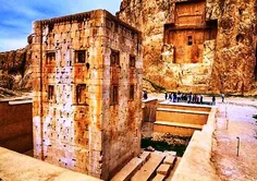 «کعبه زردُشت» یا «بن‌خانه زرتشت»، بنایی باستانی برجای مان