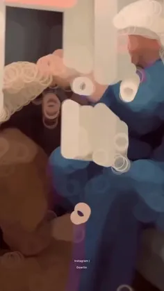 ‏از وقتی نیستش که واسش عکسامو بفرستم، دیگه از خودم عکس نگ