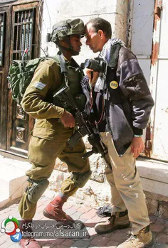 شجاعت و مقاومت عکاس فلسطینی در مقابل یک سرباز مسلح رژیم ص