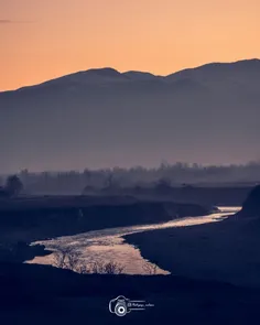 تا مرا می نگرد