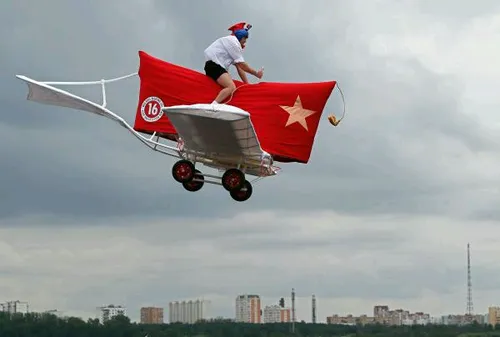 مسابقه پرواز با ماشین های پرنده دست ساز در مسکو