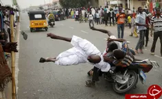 تصادف شدید یک عابر با موتور در آفریقا/ برترین عکسهای تایم
