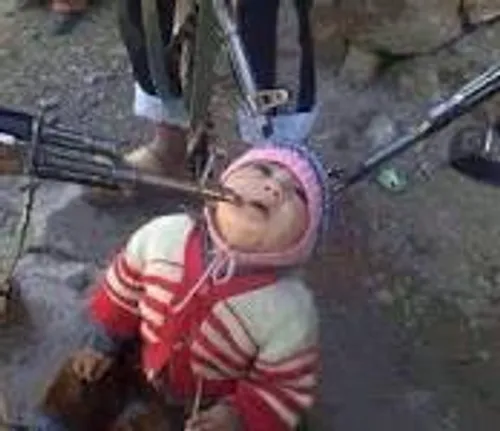 محاصره کودک ارمنی توسط نیروهای داعشی