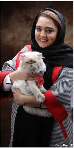 نرگس محمدی و گربه اش 😻😻