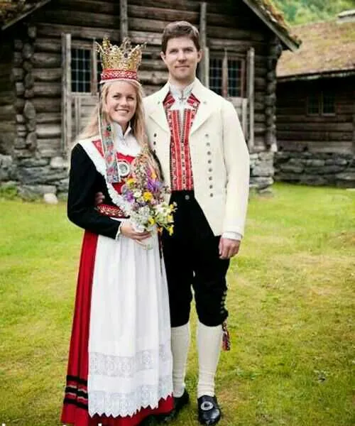 در برخی از نقاط سوئد پوشیدن لباس قرمز برای میهمانان عروسی