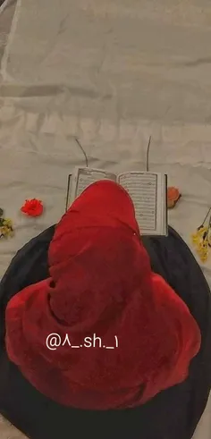 دختری که روزانه پنج بار وضو میگیرد و نماز می خواند هیچ نی