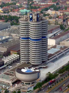 ساختمان مرکزی BMW در آلمان