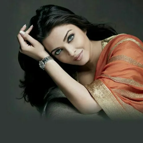 بگذار که آتش بزنم حاشیه ام را ..