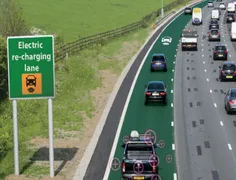 ⁣مسیر سبز  در آزاد راههای انگلیس مخصوص خودروهای الکتریکی 
