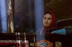 دختر عشایر که با وجود مخالفت پدر و تمرین در سیاه چادر قهر