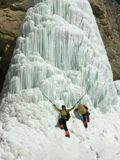 آبشار یخ‌زده‌ی سنگان