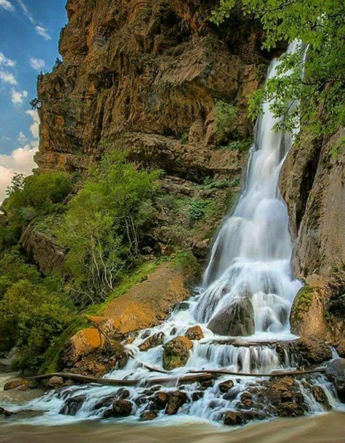 ایرانگردی آبشار آب سفید لرستان الیگودرز بخون