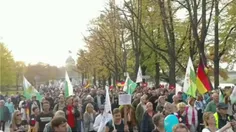🎥تجمع هزاران آلمانی در درسدن برای پایان دادن به تحریم ها 