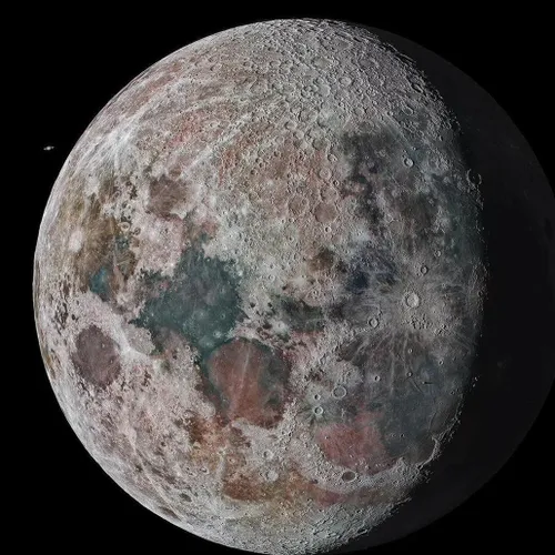یه عکاس نجومی به نام Darya kawa اومده ۲۵۰۰۰۰ عکس از ماه گ
