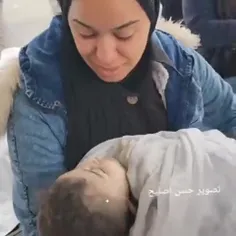 نوزاد فلسطینی‌ای که در بمباران منزل پدری‌اش از شکم مادر ش