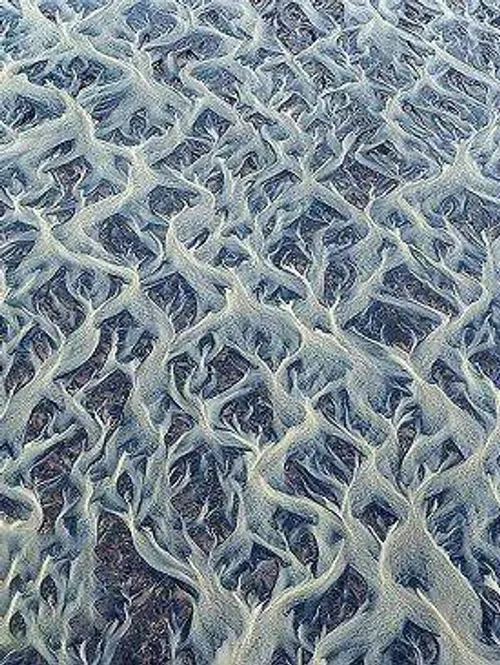 دریاچه ای یخ زده به شکل گلهای زیبا در ایسلند و ایجاد یک ج