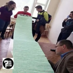 دانشجوی روسی درجلسه امتحان فیزیک هسته ای تقلب 4 متری خودر