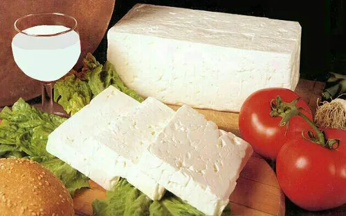🌙 به هیچ وجه پنیر را با گوجه و خیار نخورید بخصوص در هنگام