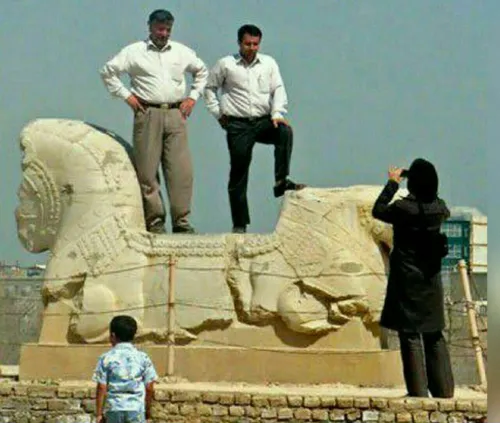 طرز فکر اشتباهی در بین مردم هست که میگن ایران ۲۵۰۰ سال تم