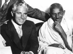 گاندی در کنار چارلی چاپلین ...