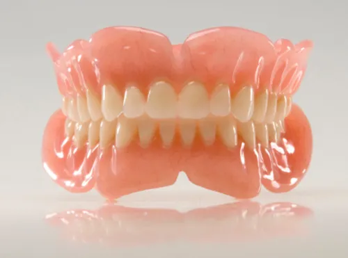 هشدار برای افرادی که از دندان مصنوعی استفاده میکنند