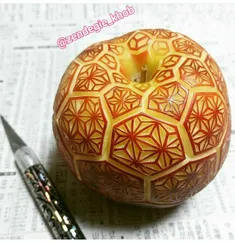 #هنرنمایی با سیب 😍