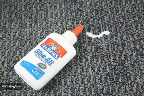 برای پاک کردن چسب مایع از روی فرش یا موکت پارچه را درون س