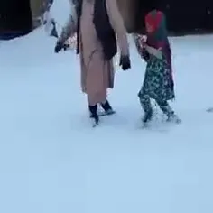   دیدنی

 رقص و برف❄️
#افغانستان ، رقص پدر و دختر :) 
