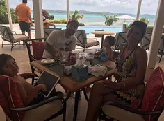 مسی همراه خونواده در کارائیب
