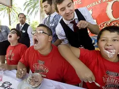 مسابقات بستنی خوری میان دانش آموزان در کالیفرنیا آمریکا