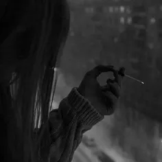 من همون دختره سیگاری امـ ڪ از آدماے سیگارے متنفر بـــــود