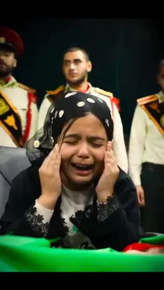💔🥺 وداع جانسوز دختر شهید امنیت مسعود کرمی در معراج شهدا