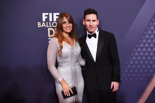 مسی و همسرش در مراسم انتخاب بهترین فوتبالیست جهان . . .