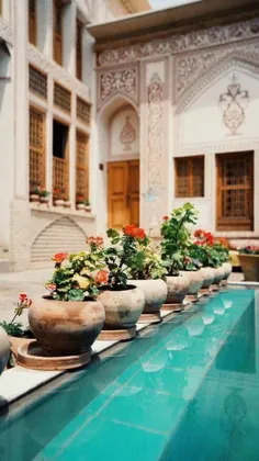 ولی معماری قدیم ایرانی و رنگ سبز معروفش >>>>