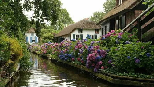 دهکده ای زیبا در هلند که حتی یک خیابان هم در آن نیست