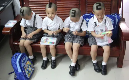 راهکار عجیب والدین این چهارقلو که تازه به کلاس اول ابتدائ