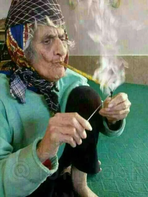 صفورا انصاری دومین زن فضانورد ایرانی☝ ️😐 😂 😂 😂 ✋