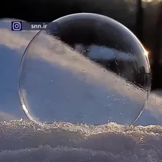 ببینید چه قشنگ تو برف حبابا یخ میزنن💙🤍
