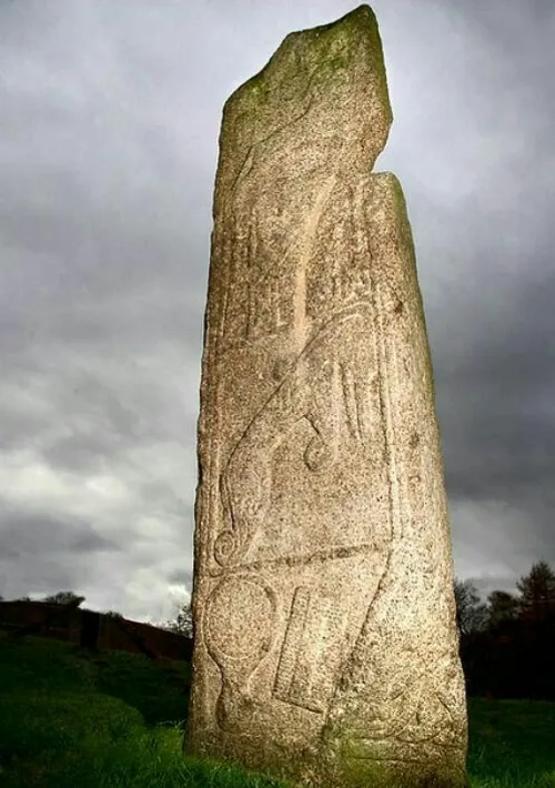سنگ برجسته بانو در آبرویل شایر انگلستان در مرز اسکاتلند ق