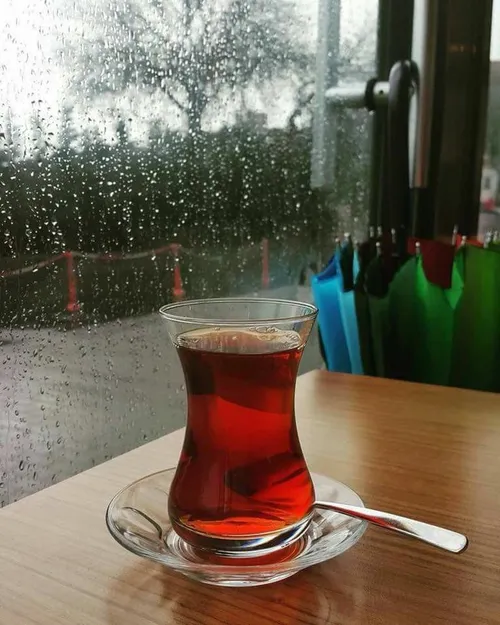 دو لیوان چای و پنجره و هوای بارانی.. اینها برای دیگران اس